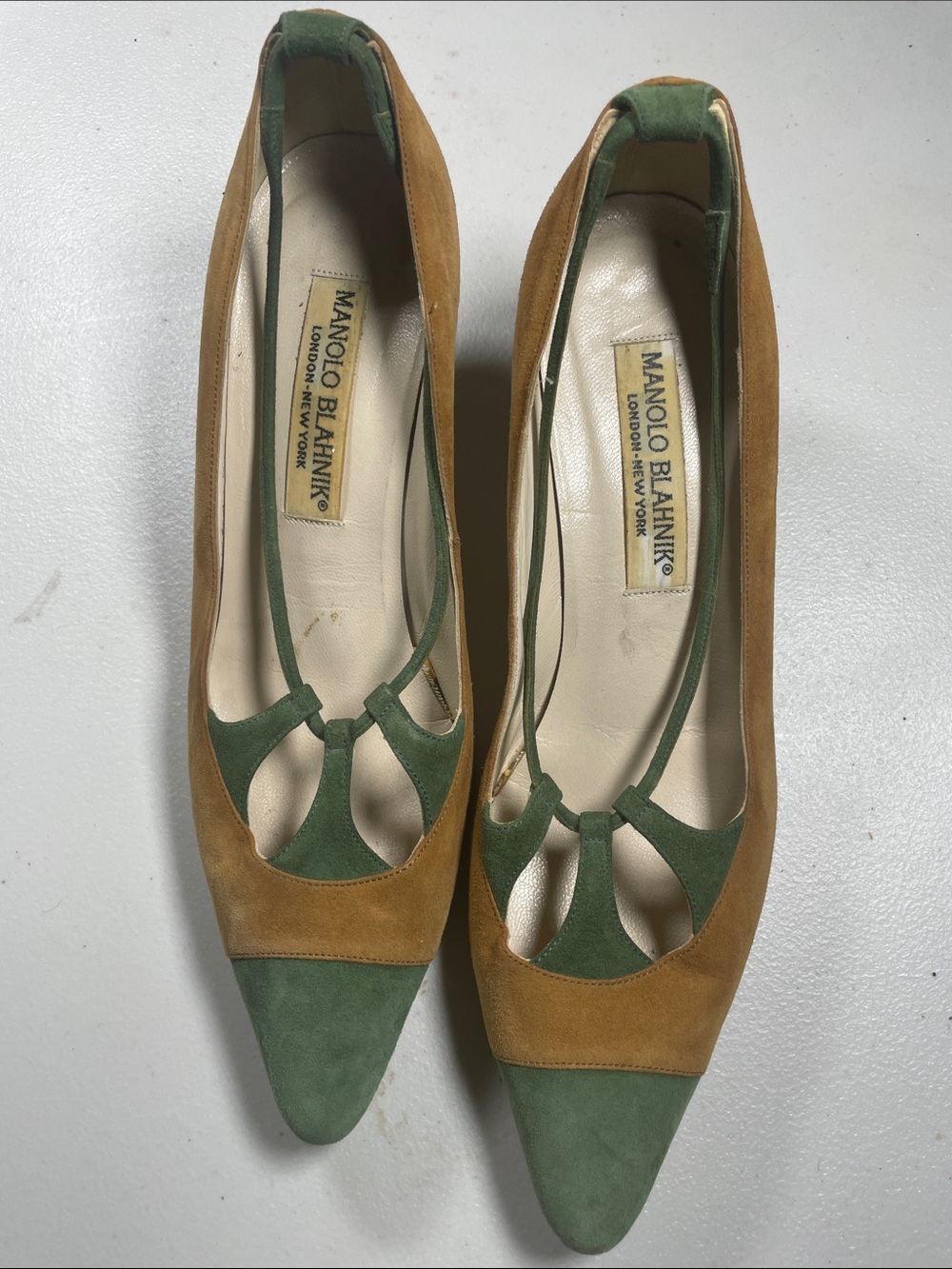 Manolo Blahnik Green and Tan Suede Pointed Toe Heels